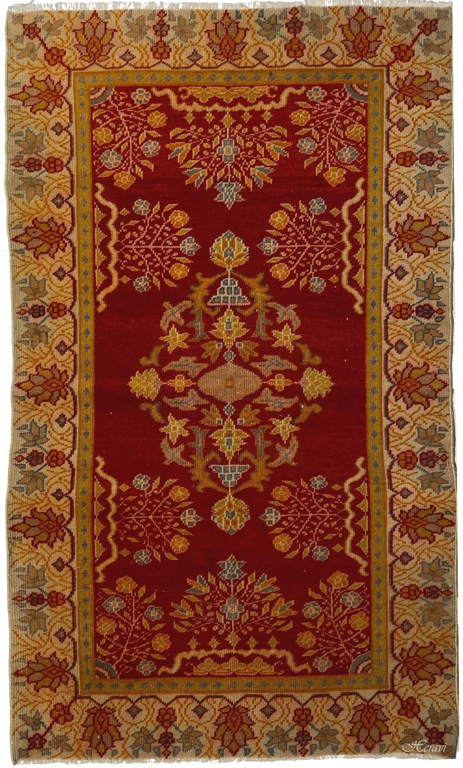 USHAK ANTICO 160X100